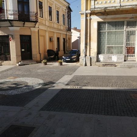 Hotel Rares Botoşani Exteriör bild