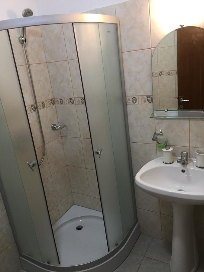 Hotel Rares Botoşani Exteriör bild