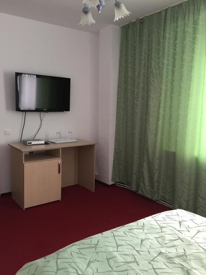 Hotel Rares Botoşani Exteriör bild